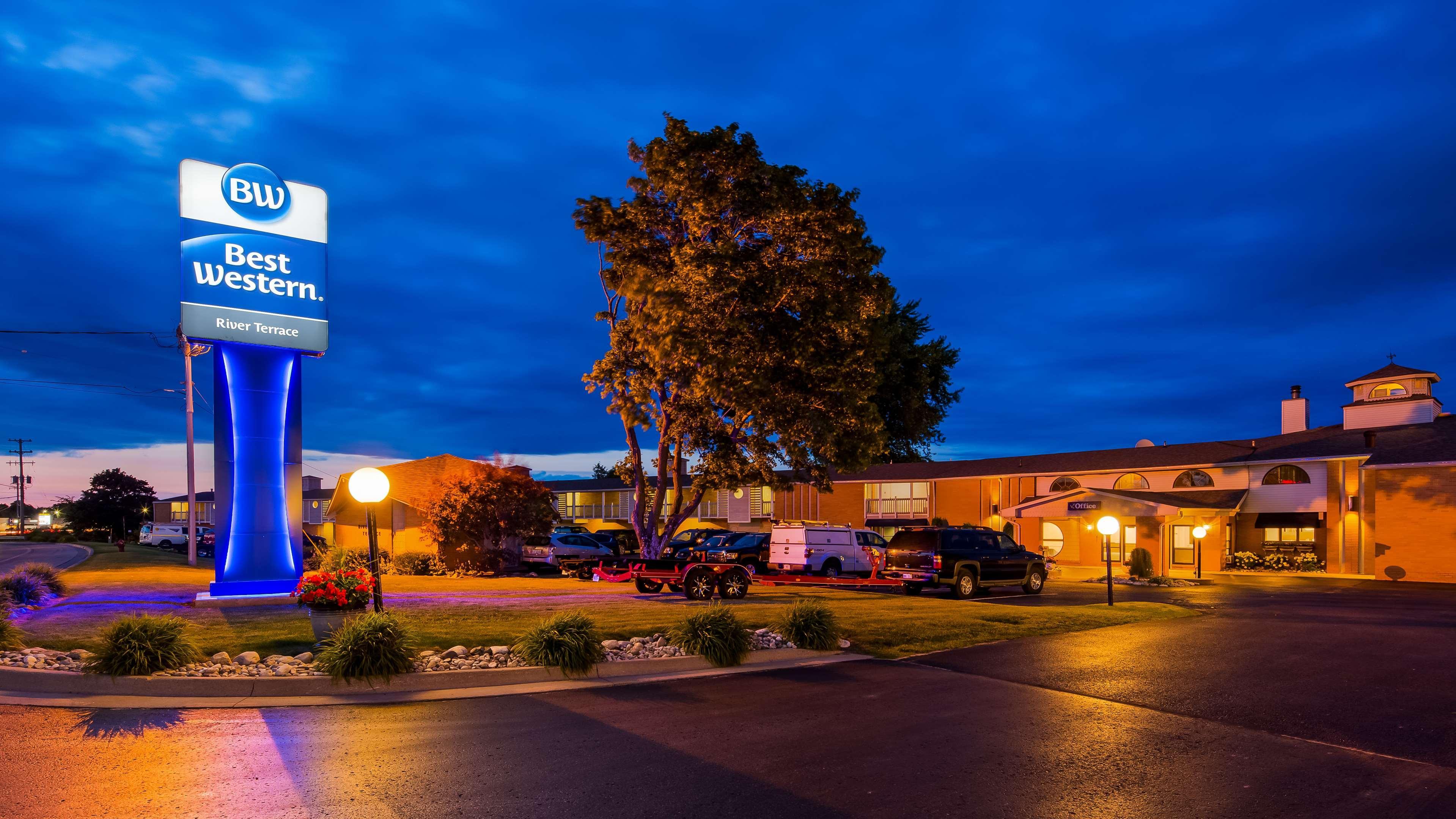 Best Western River Terrace Cheboygan Exterior foto