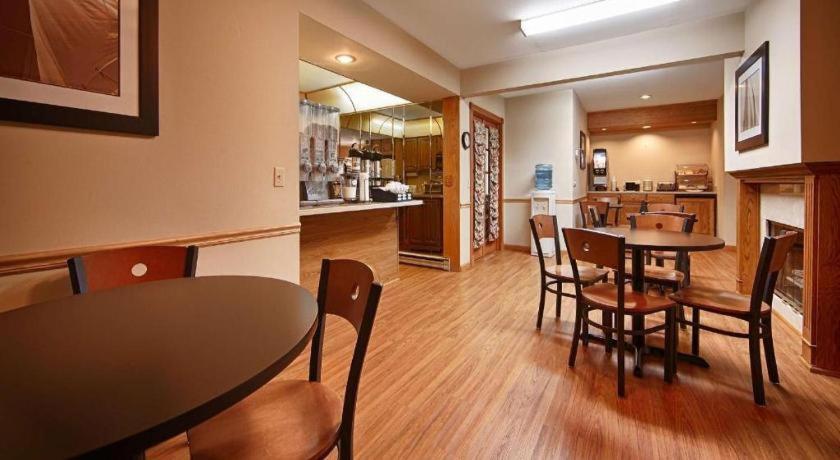Best Western River Terrace Cheboygan Exterior foto